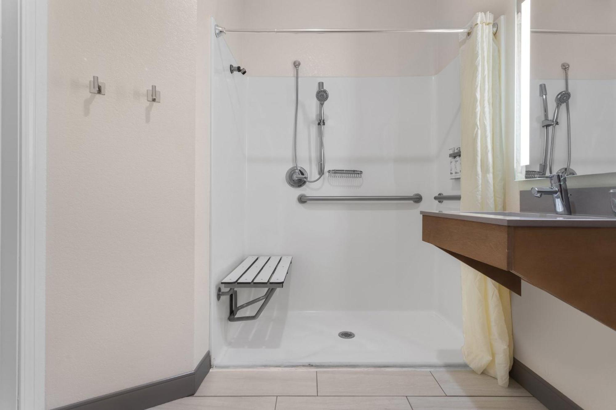 Candlewood Suites La Crosse By Ihg Εξωτερικό φωτογραφία